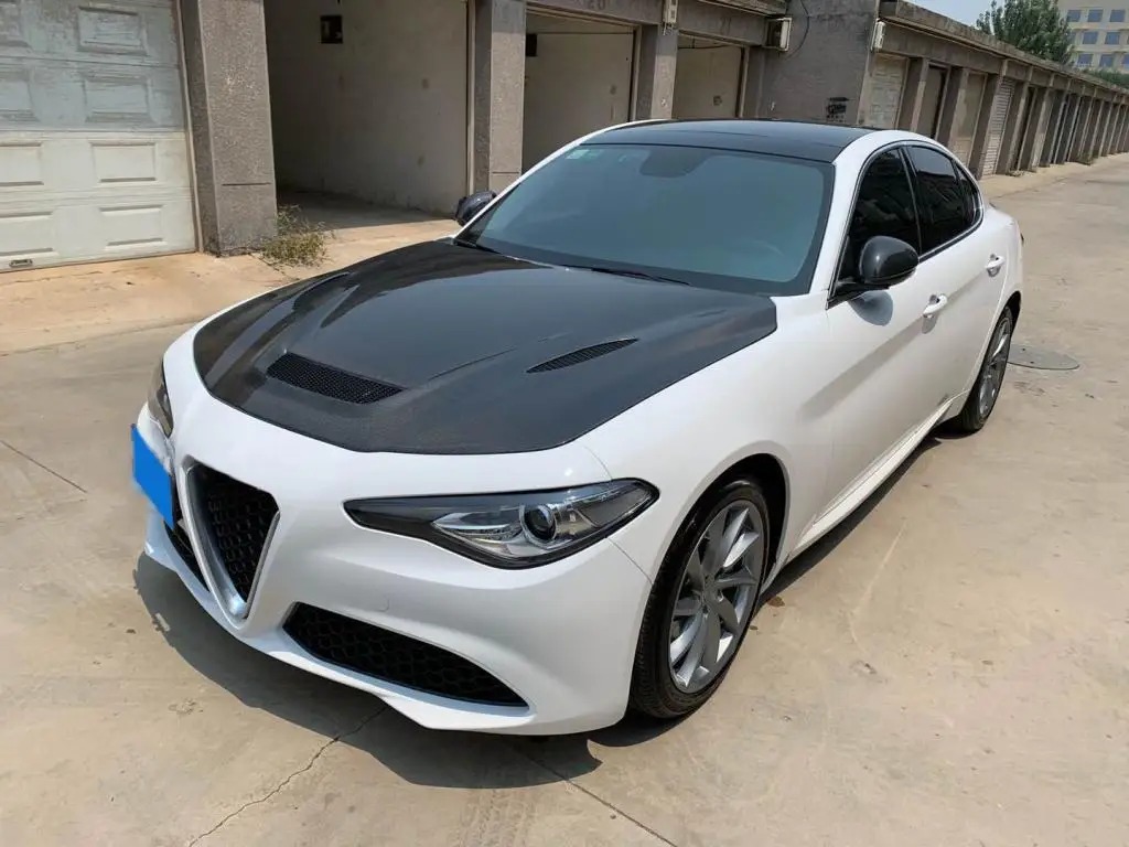 Carbon Fiber Hood for  Giulia 2017-2020 JC-WSM001